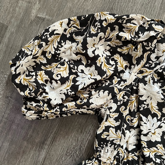 Moon River Cut Out Halter Floral Print Midi Dress - Picture 6 of 7